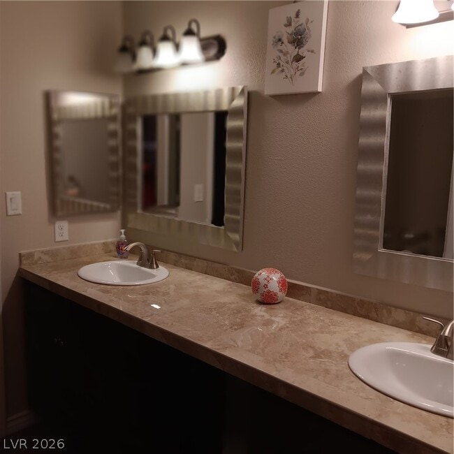 Building Photo - 267 Westwind Rd