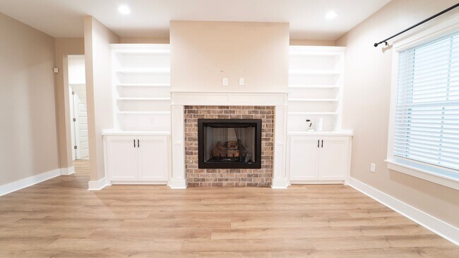 Building Photo - Move-In Special! Free January Rent — Stunning Like-New 4-Bedroom Home Just Minutes from Fort Stewart