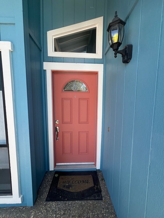 Building Photo - Charming 3 Bed, 2 Bath Home in West Davis ...