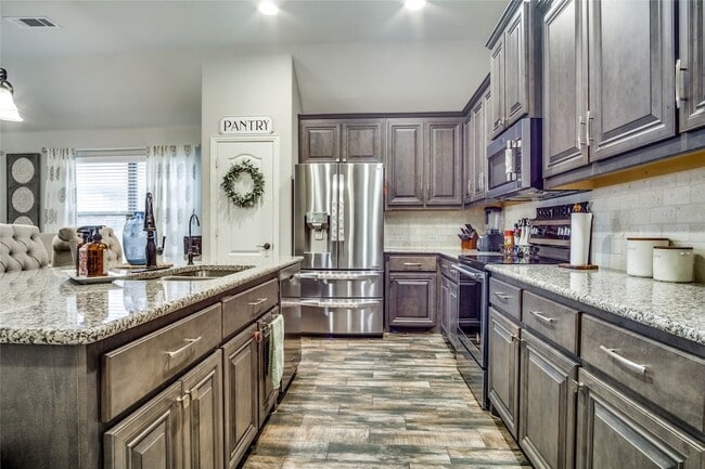 Building Photo - 11724 Tuscarora Dr