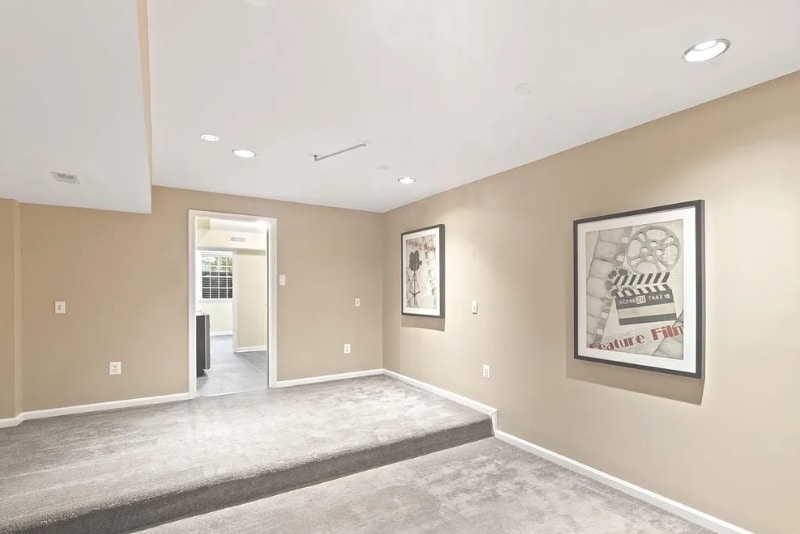 Building Photo - 8040 Flora Ln