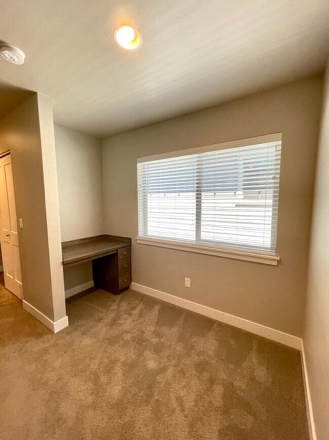 Building Photo - Flowing Water Way Duplex - 20138-FLOW-00