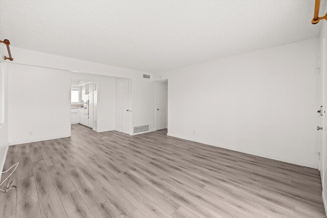 Building Photo - 6685 Sabado Tarde Rd