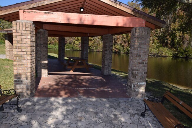 Building Photo - 2 Bedroom, 2 Bath Condo at 4627 Cason Cove...