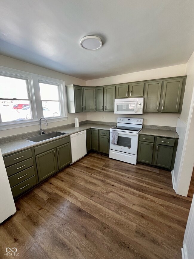 Building Photo - 161 Bosstick Ave