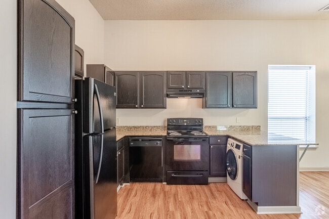 1BR, 1BA - 668SF - Residences at Gracie Mansion