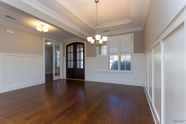 Building Photo - 2121 S Meadows Dr