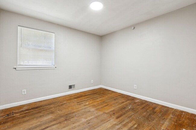 Building Photo - 9466 Phillip Ave