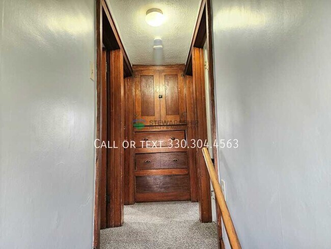 Building Photo - 623 Cole Ave
