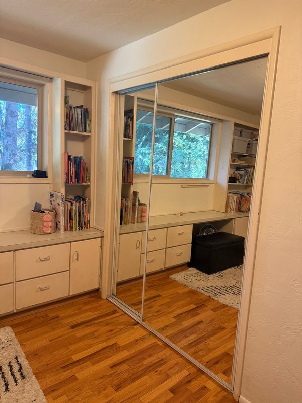 Building Photo - 610 Spencer Ct