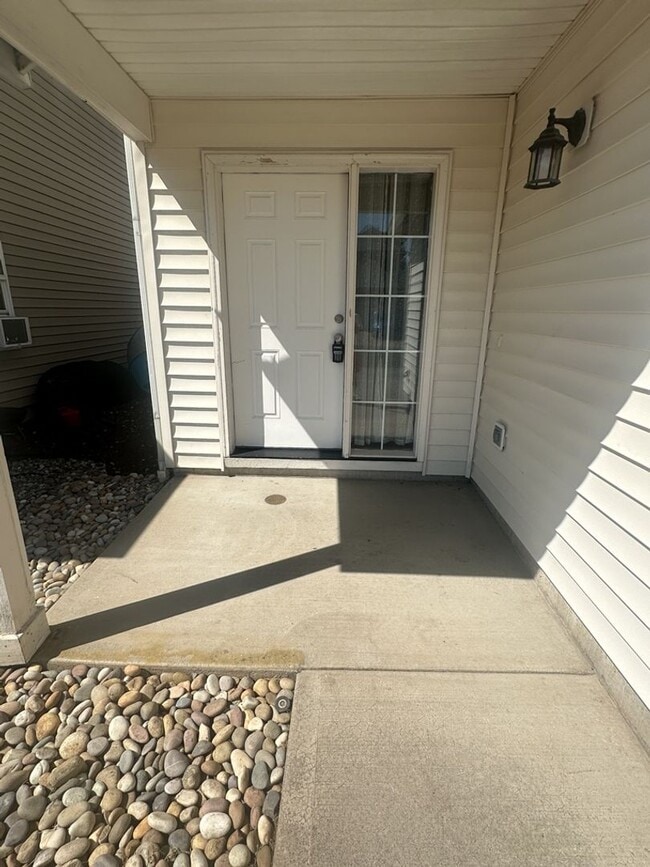 Building Photo - Welcome to this stunning two-story home lo...