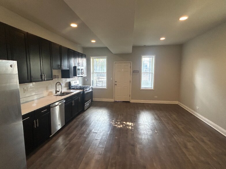 Building Photo - 4512 S Calumet Ave