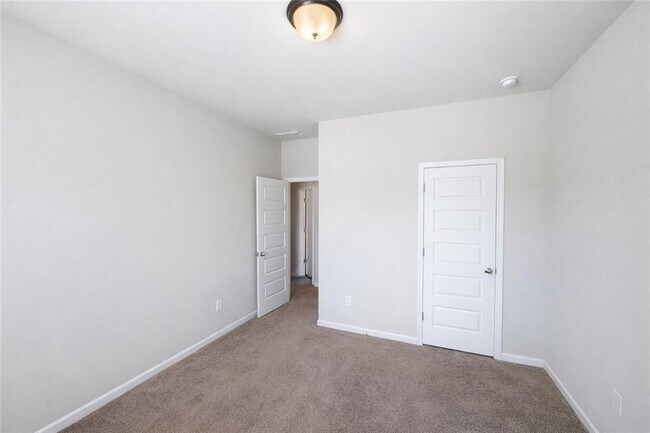 Building Photo - 5258 City Walk Dr