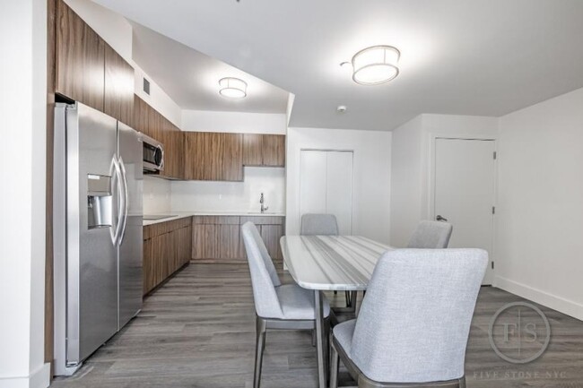 Building Photo - 5 bedroom in BRONX NY 10458