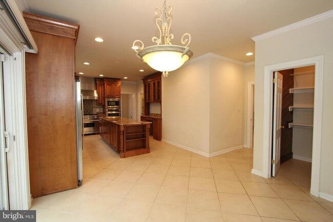 Building Photo - 10208 Sorrel Ave
