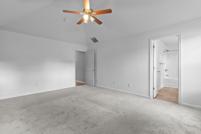 Building Photo - Spacious 4-Bedroom Home with First-Floor S...