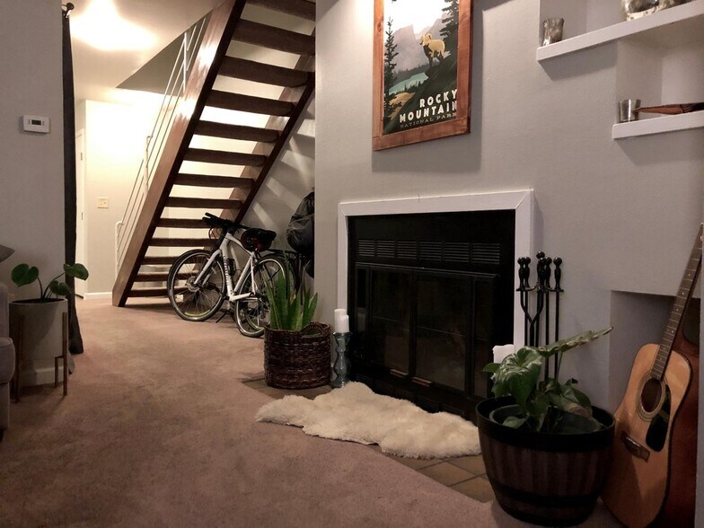 Living room - 1150 Inca St