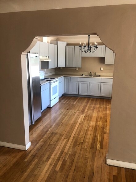 New kitchen - 200 W Lucero Ave
