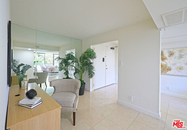 Building Photo - 10535 Wilshire Blvd