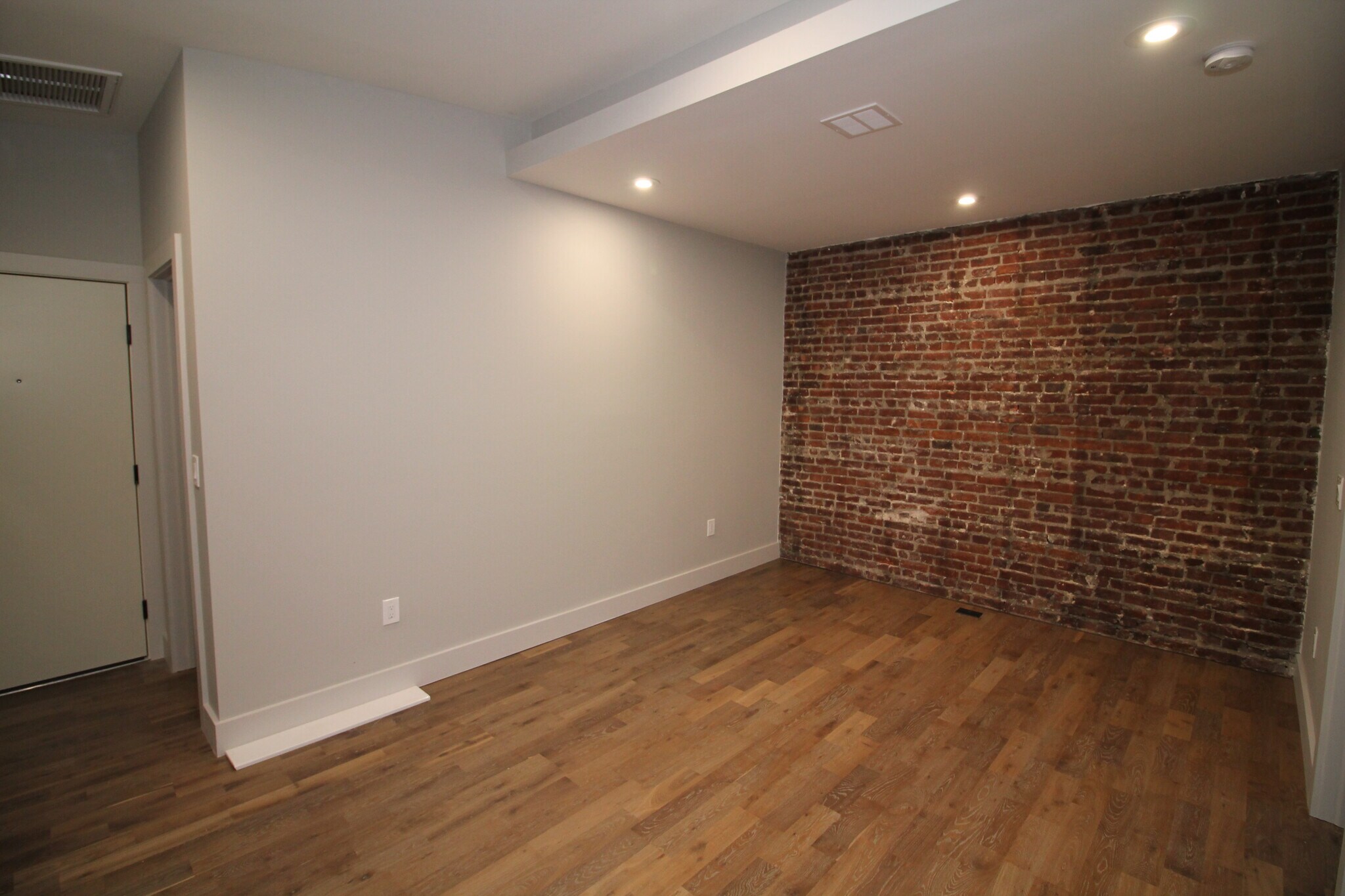 Building Photo - 21 65th St