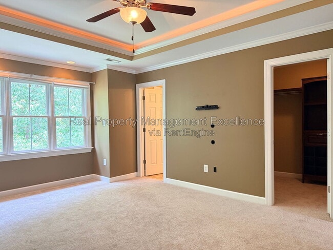 Building Photo - 616 Lake Artesia Ln