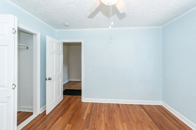 Building Photo - 2139 Pierpont Ave