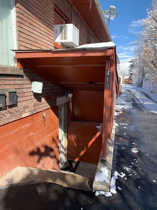 Building Photo - Married Apartment close to BYU Campus