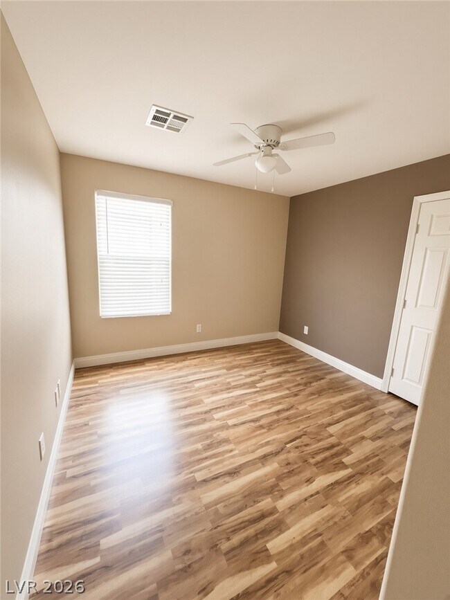 Building Photo - 10593 Hamdem Ave