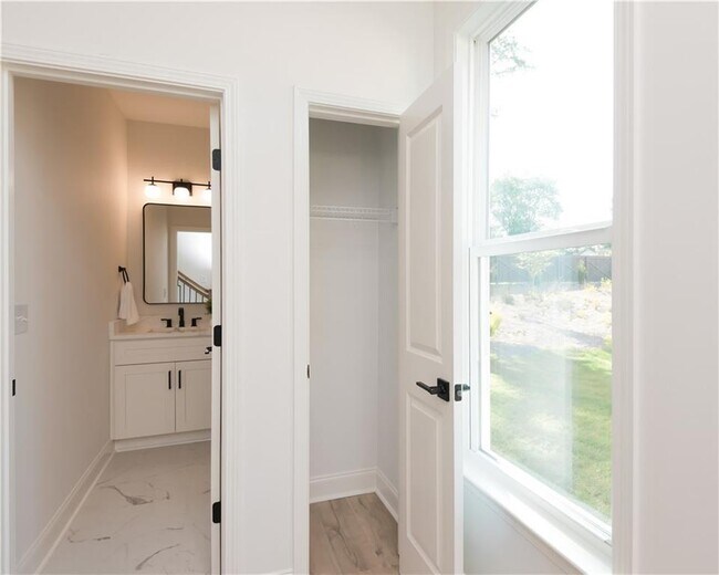 Building Photo - 3389 Thurgood Ct