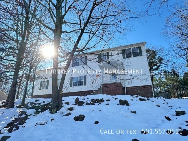 Building Photo - 3 Rocky Top Cove
