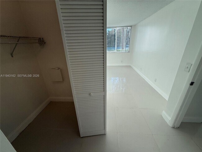 Building Photo - 10773 Cleary Blvd