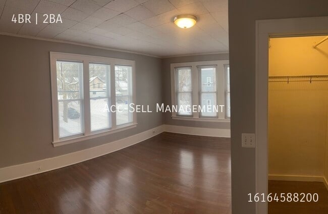 Building Photo - 401 Fernando St NE