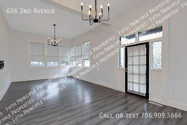 Building Photo - 636 2nd Ave