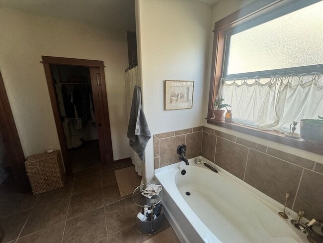 Building Photo - Large, Open Home with Beautiful Backyard and Oversized Garage