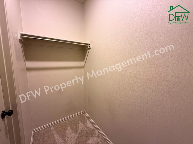 Building Photo - Spacious 3-Bedroom Townhome in Prime Arlington Location – Stylish, Modern, and Move-In Ready!