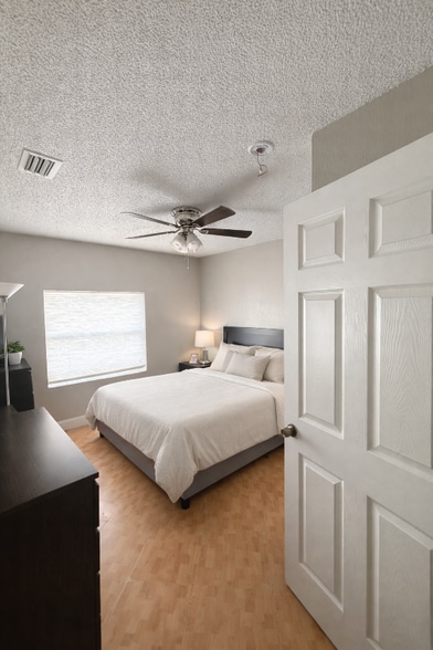 Building Photo - 20778 NW 1st Ct