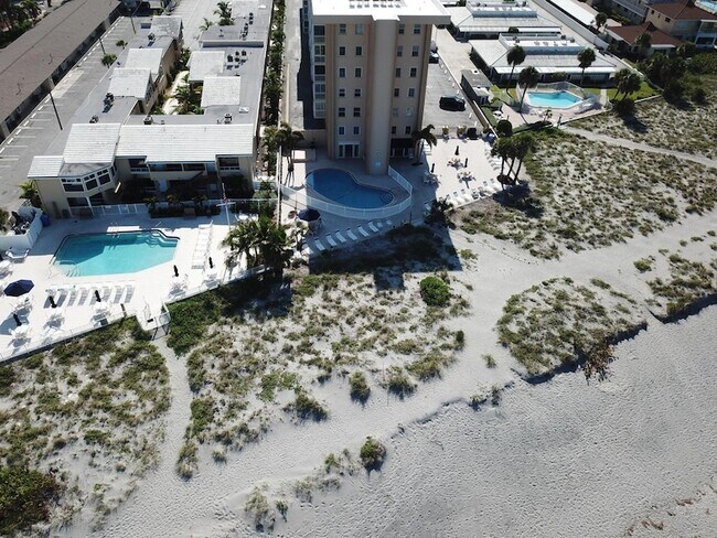 Primary Photo - 1255 Tarpon Center Dr