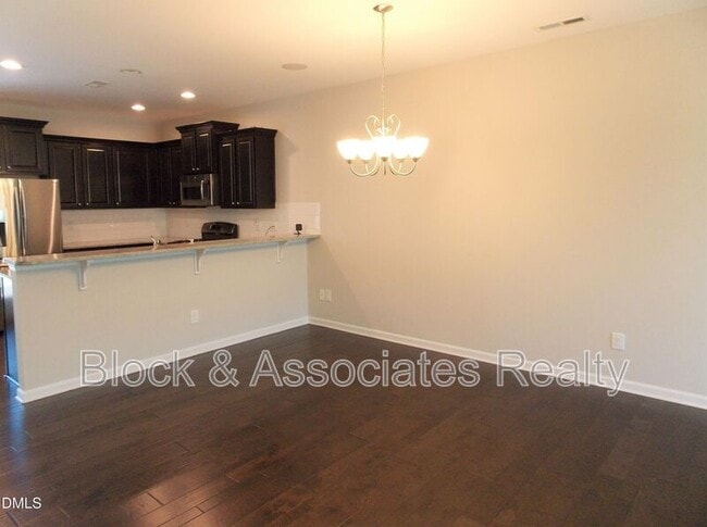 Building Photo - 509 N Tunstall Ave