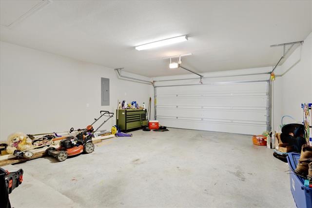 Building Photo - 2401 Southridge Ln