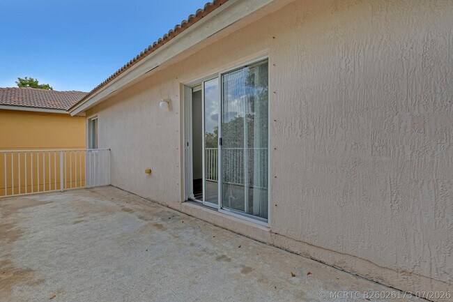 Building Photo - 176 Bellezza Terrace