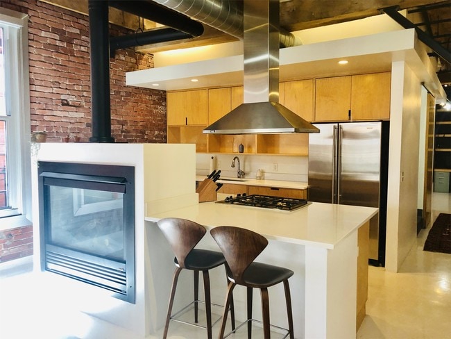 Building Photo - 1803 Wyandotte St