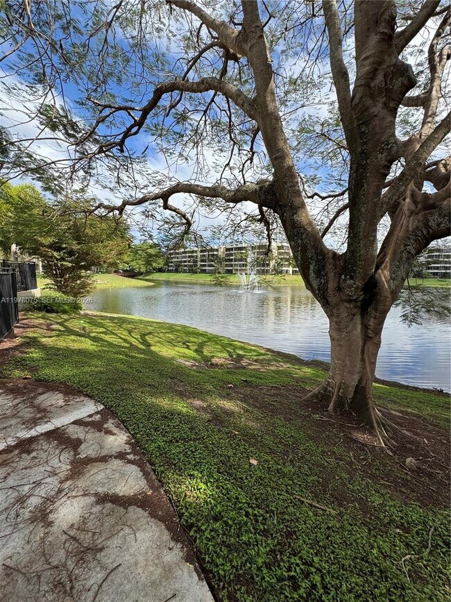 Building Photo - 1825 Palm Cove Blvd