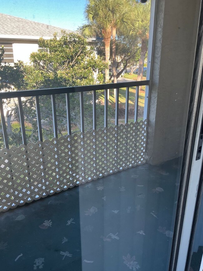 Building Photo - Midport 1 2nd floor Condo unit 1 bedroom 1...