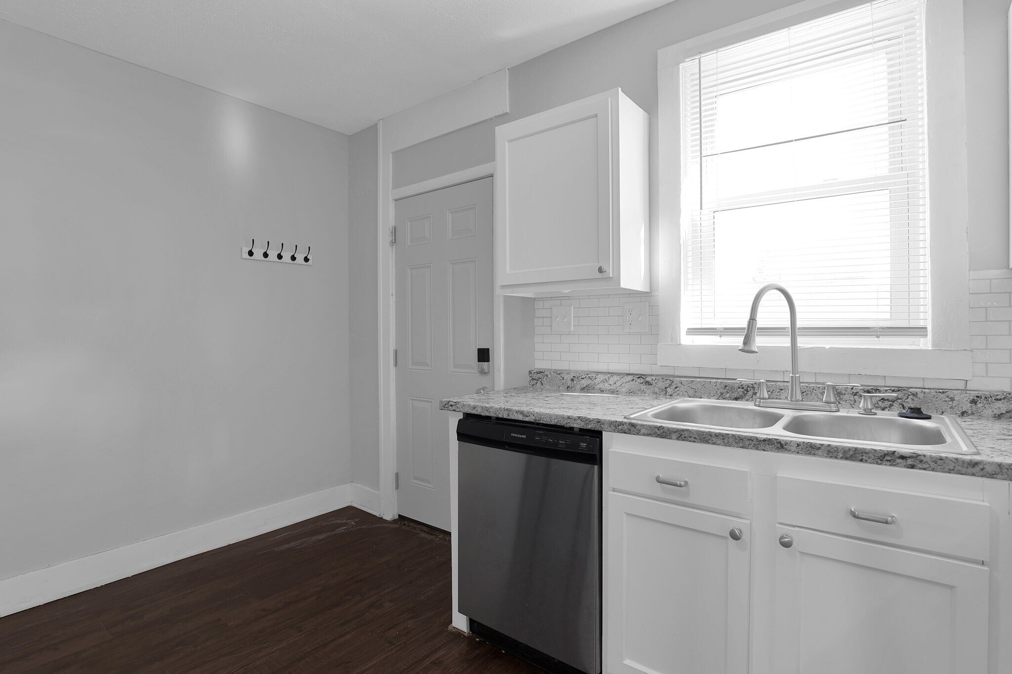 Building Photo - 816 Wager St