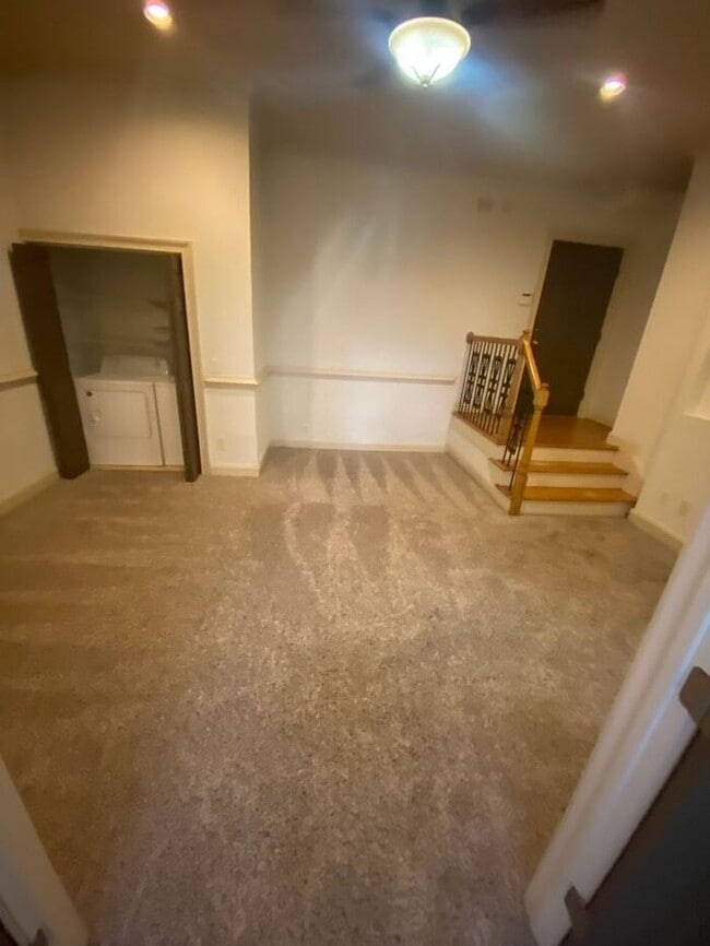 Building Photo - Excellent location, amazing upgrades and great price!