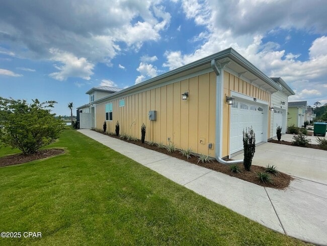 Building Photo - 9225 Cool Breeze Dr