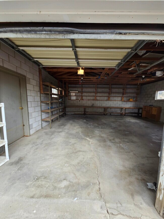 Building Photo - 811 Ridge Ave