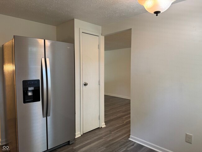 Building Photo - 7717 Cambridge Dr