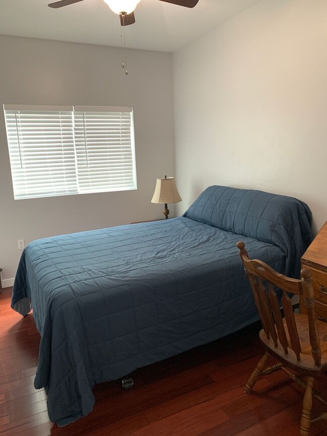 Building Photo - FURNISHED 2+ 2 Cottage - Downtown Ventura