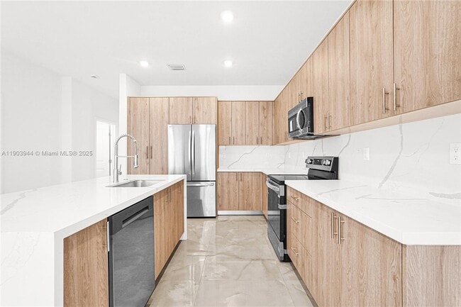 Building Photo - 22555 SW 125th Ave